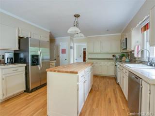 7046 Rocky Falls Rd, Charlotte, NC 28211-5530