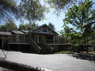 40475 Indian Springs Ct, Oakhurst, CA 93644-9463