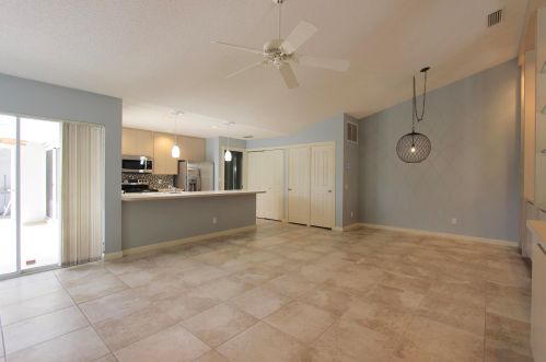 10701 Chapman Oak Ct, West Palm Beach, FL 33410-3282