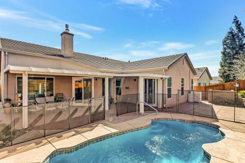 9247 Brown Rd, Elk Grove CA  95624-3917 exterior