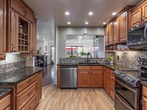 17165 Creekside Cir, Morgan Hill CA  95037-4647 exterior