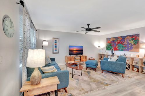 446 Normandy J, Delray Beach FL  33484-4874 exterior