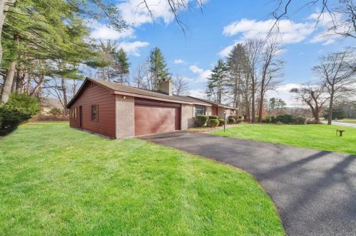 200 Woodland Ave, Bloomfield, CT 06002-1809