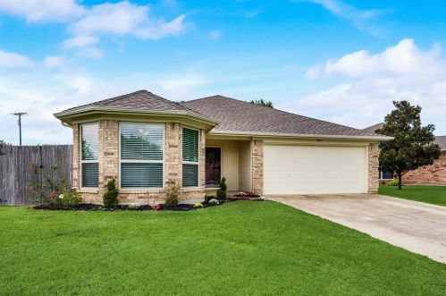 601 Ember Ln, Midlothian, TX 76063-7666