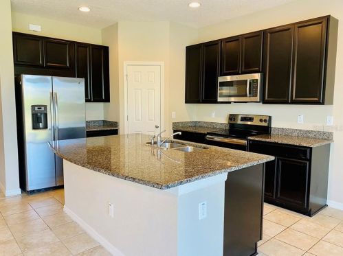 6955 Towne Lake Rd, Riverview, FL 33578-8402