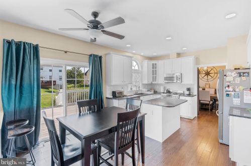 217 Hidden Creek Dr, Downingtown, PA 19335-4227