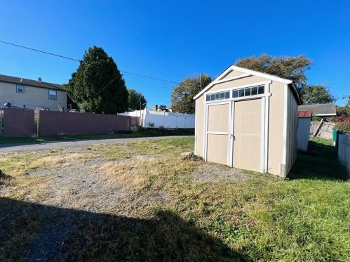 2236 2nd St, Easton PA  18042-6160 exterior