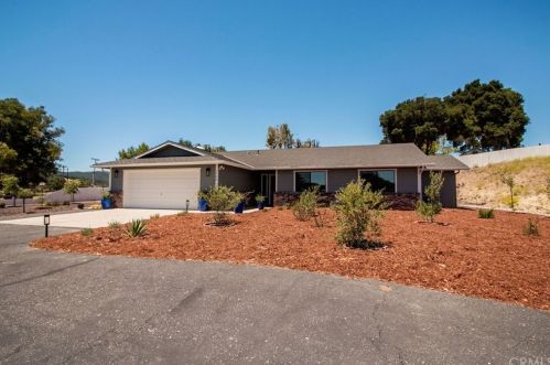 1750 Vineyard Dr, Templeton, CA 93465-9408