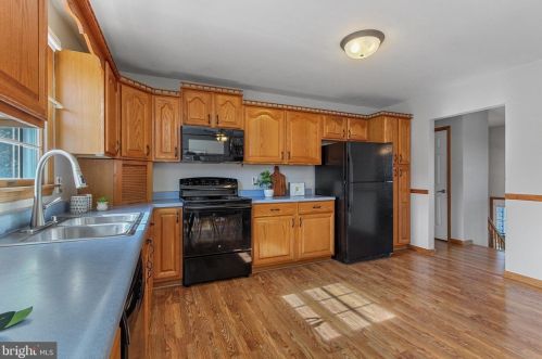 6116 Gardner Rd, Spring Grove PA  17362-9158 exterior