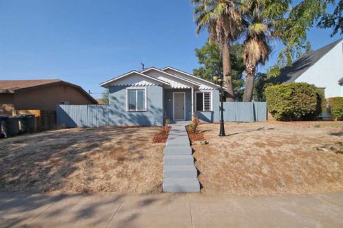 436 Naranjo Blvd, Woodlake, CA 93286-1536