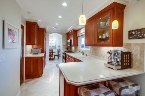 7060 Dennison St, San Diego CA 92122-2431 exterior