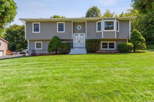 12 Langschur Ct, Thiells, NY 10984-1319