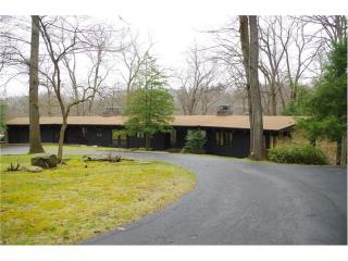311 Lakewood Dr, Butler, PA 16001-1636