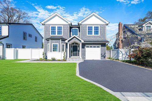 1672 Logan St, North Bellmore, NY 11710-2528