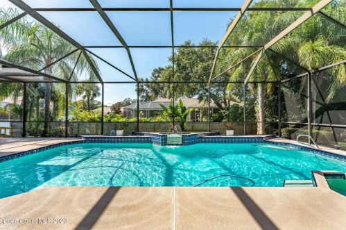 816 Brookstone Dr, Merritt Island FL  32952-4141 exterior