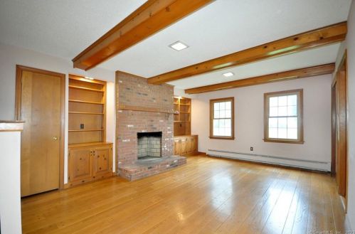 156 Carriage Way, Windsor CT 06095-2008 exterior