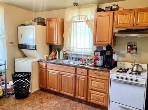 2111 7th Ave, Beaver Falls, PA 15010-3905