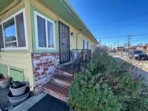 9604 Holly St, Oakland, CA 94603-2621