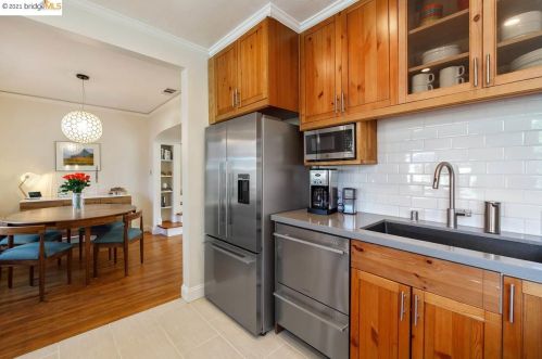 4434 Albert St, Oakland CA 94619-2721 exterior