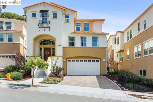 2703 Tribune Ave, Hayward, CA 94542-1635