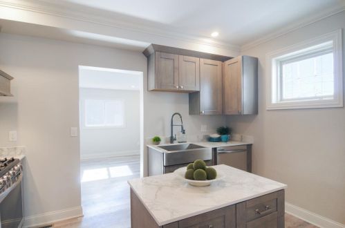 892 Bayard Ave, Saint Paul MN 55102-4002 exterior