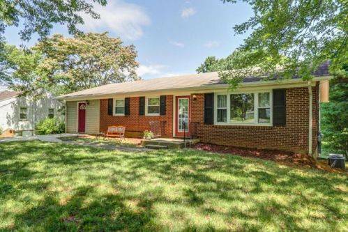 1208 Wood Rd, Lynchburg, VA 24502-2638