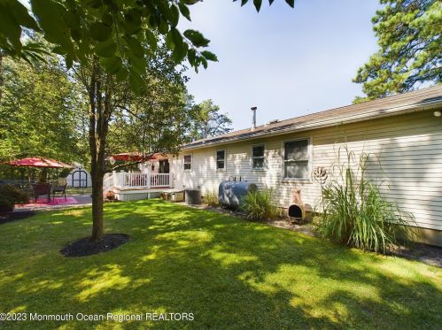 300 Albert Ave, Lakewood NJ  08701-5405 exterior