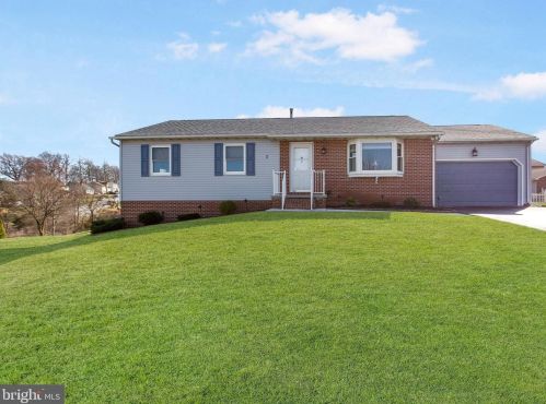 2 Ashly Ct, Hanover, PA 17331-9271