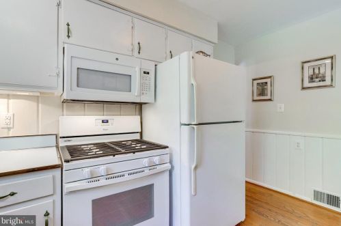 2901 Linden Ln, Falls Church VA  22042-2313 exterior