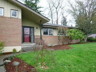 1724 Eskridge Blvd, Olympia, WA 98501-3640