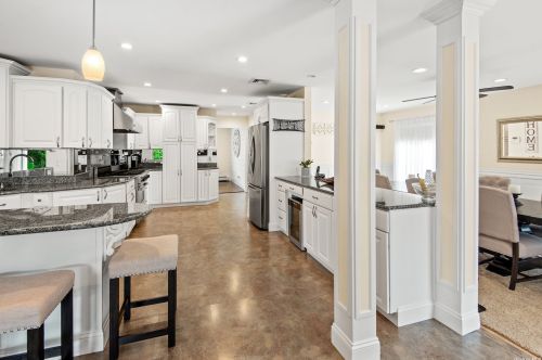 49 Roderick Rd, West Islip NY  11795-2632 exterior
