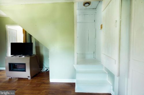 4052 Jerome Rd, Edinburg VA  22824-2500 exterior