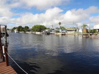 13130 Cabin Ct, Port Richey, FL 34667-1712