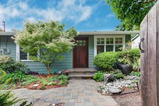 14311 Interlake Ave, Seattle, WA 98133-7107