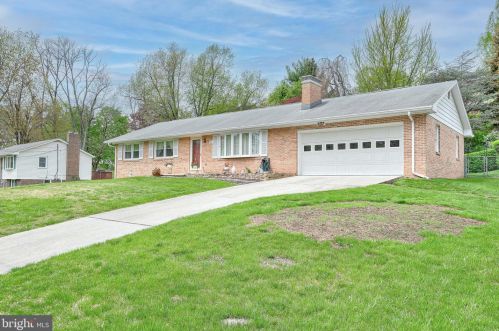 201 Fetrow Ln, Rudytown, PA 17070-3015