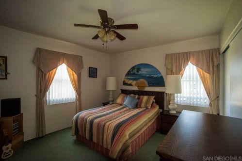 1857 Denver St, San Diego CA 92110-3335 exterior