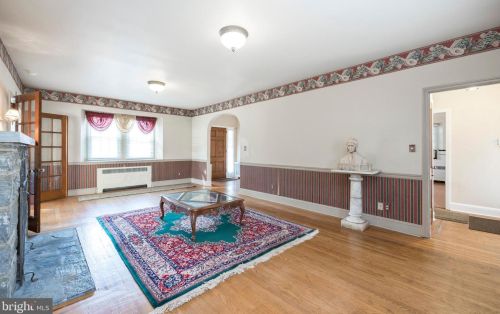 711 Marshall St, Norristown PA 19401-4113 exterior