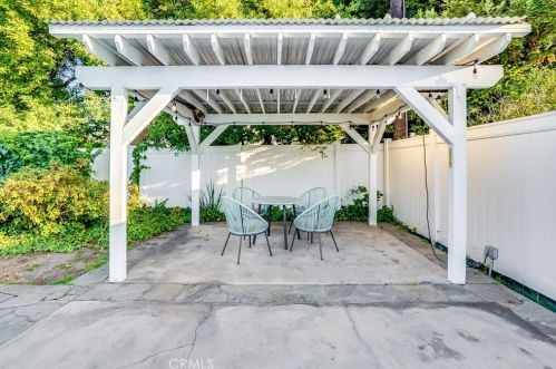 11814 Hesby St, North Hollywood CA  91607-3218 exterior