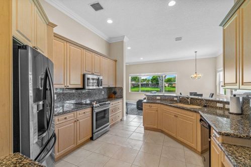 6640 Catania Dr, Boynton Beach FL  33472-7354 exterior