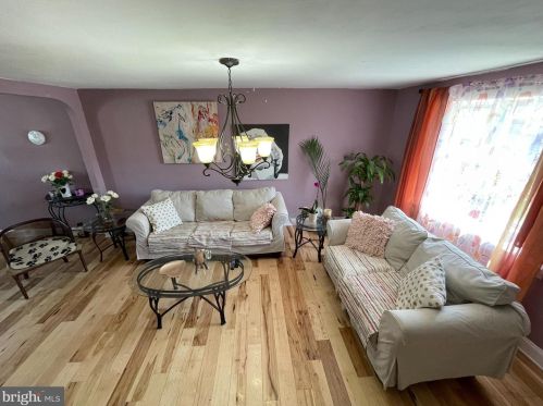 6308 Glenloch St, Philadelphia PA 19135-3613 exterior