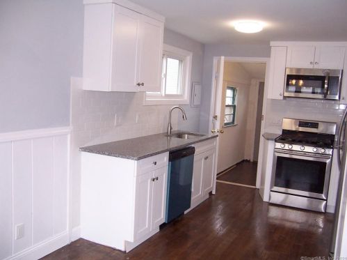 71 Alba Ave, Bridgeport CT  06606-2933 exterior