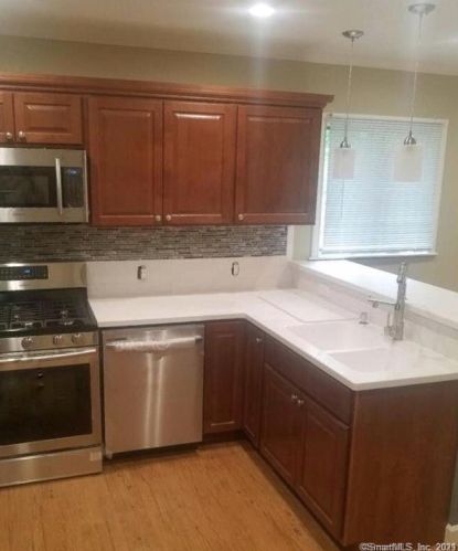 119 Ledgeside Ave, Waterbury CT  06708-2707 exterior