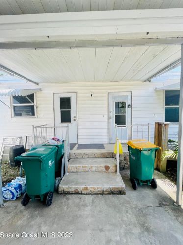 706 Barefoot Blvd, Sebastian FL  32976-7303 exterior