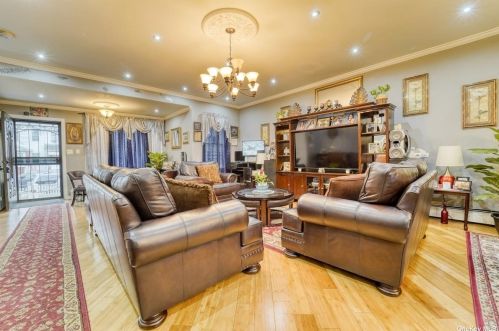 107-25 111th St, Jamaica, NY 11419-1638