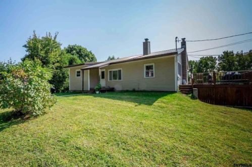 48 Beach Rd, Clifton Park Center, NY 12065-7914