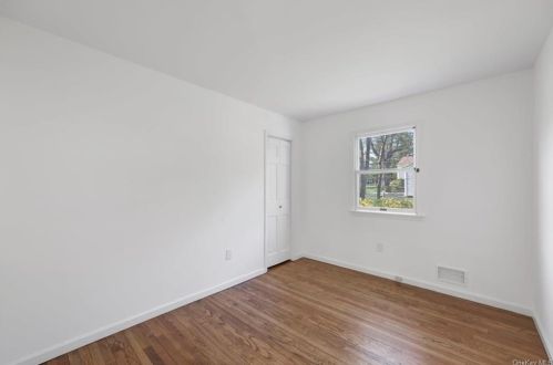 2856 Brookfield Dr, Yorktown Hgts NY  10598-2402 exterior