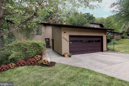 12303 Mulberry Ct, Woodbridge VA  22192-2004 exterior