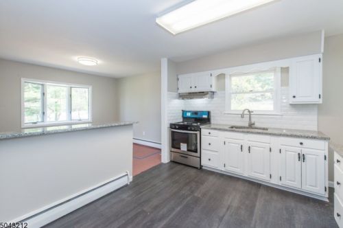 101 Mine Hill Rd, Oxford NJ  07863-3064 exterior