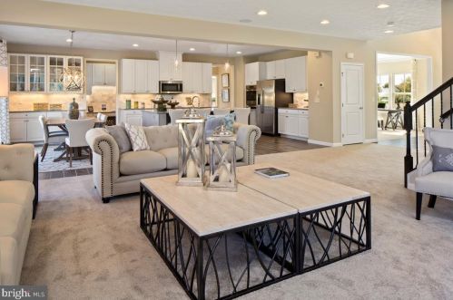 48 Winifred Dr, Hanover PA  17331-9714 exterior