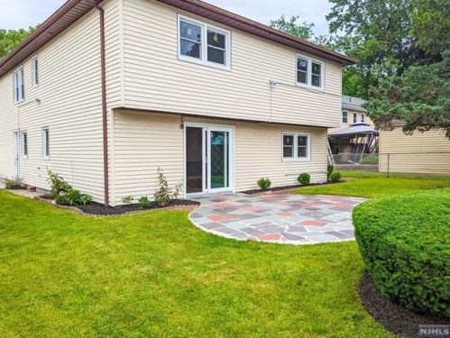 2 Elmwood Ter, Elmwood Park NJ  07407-1730 exterior